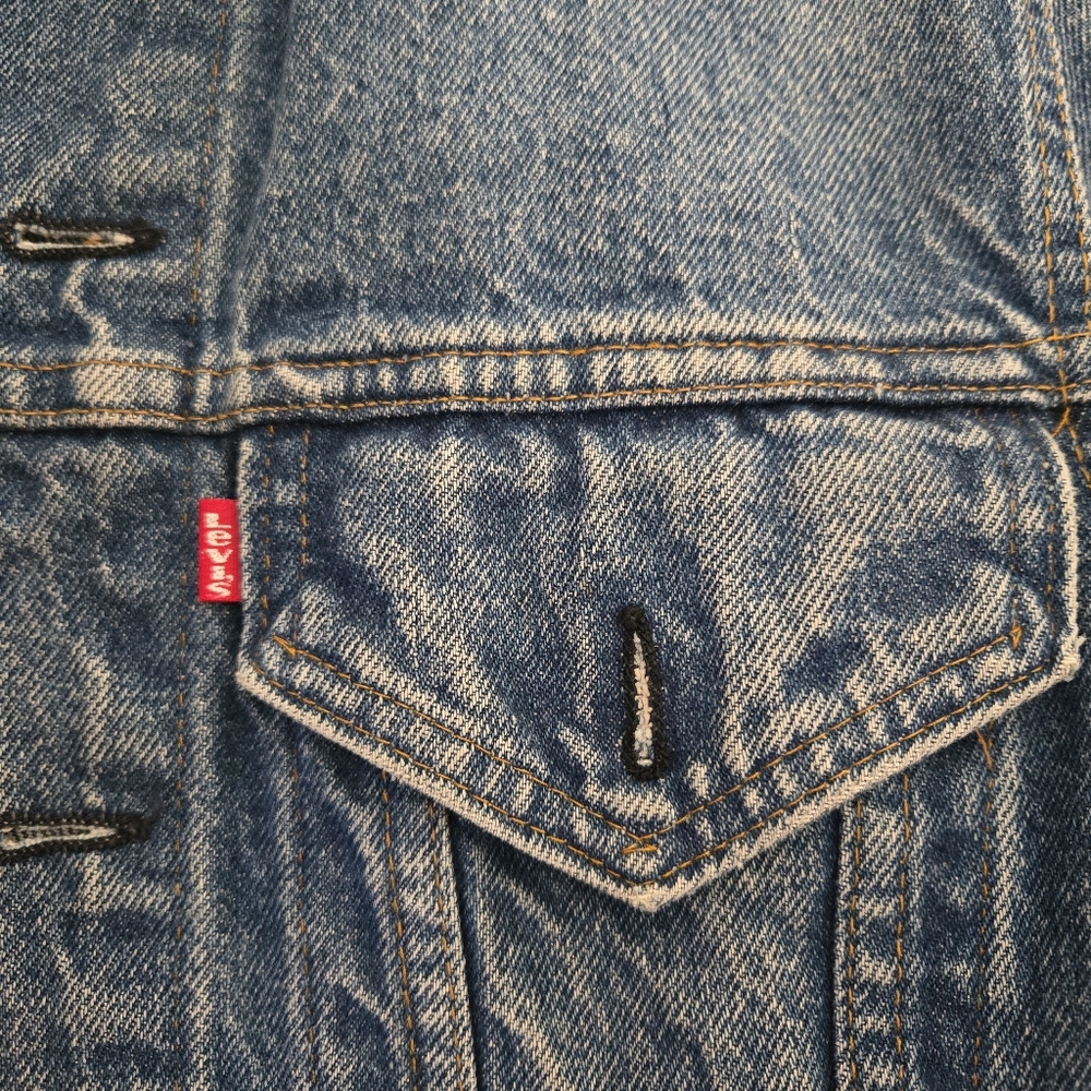 Vintage Levi's Denim Jacket - Picture 3 of 6